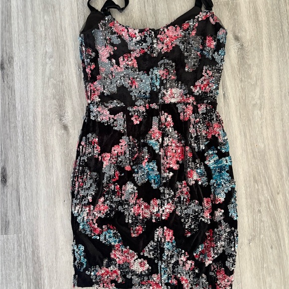 Dress the Population Black and Blue Lindsay Velvet Sheath Floral Mini Dress - Picture 7 of 9